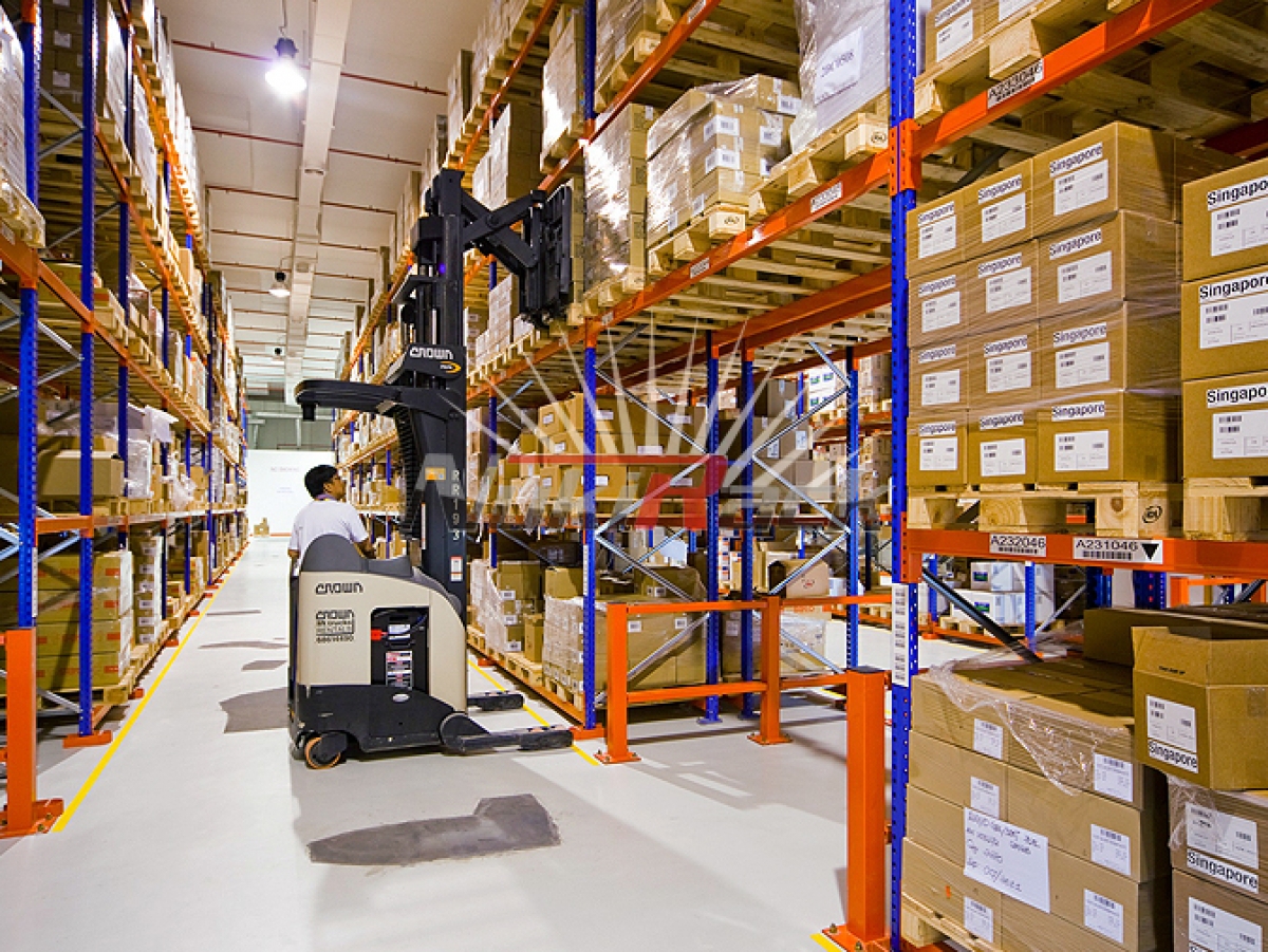 WAREHOUSING SERVICES